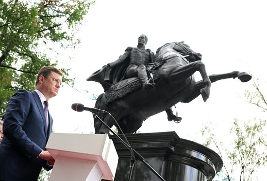 Inauguran estatua de Simón Bolívar en Moscú